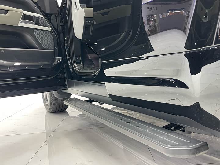 Фото 16 - Land Rover Defender