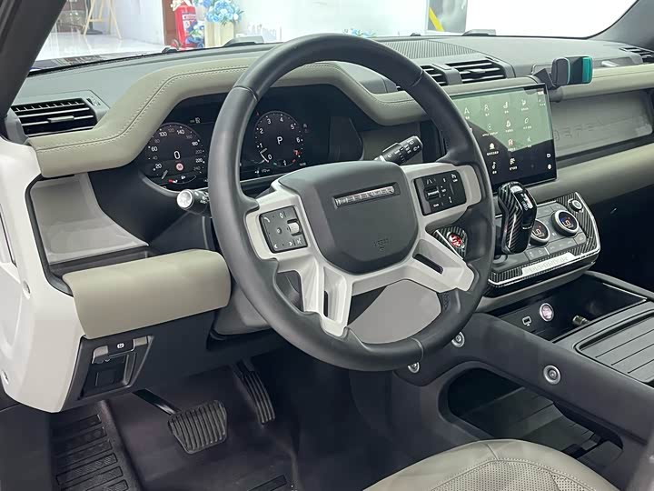 Фото 4 - Land Rover Defender