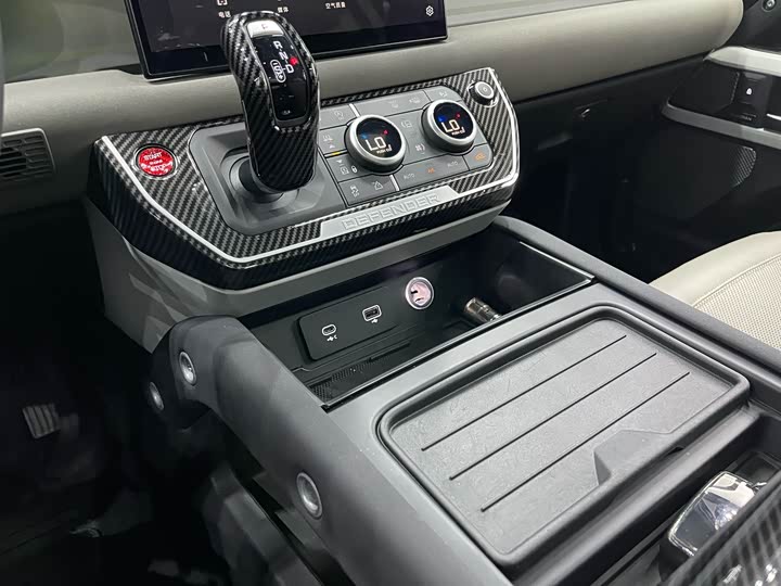 Фото 9 - Land Rover Defender