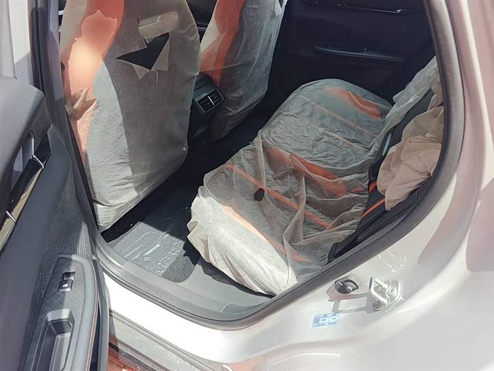 Фото 17 - Changan UNI-V