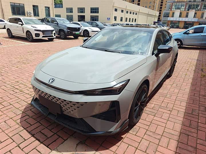 Фото 2 - Changan UNI-V