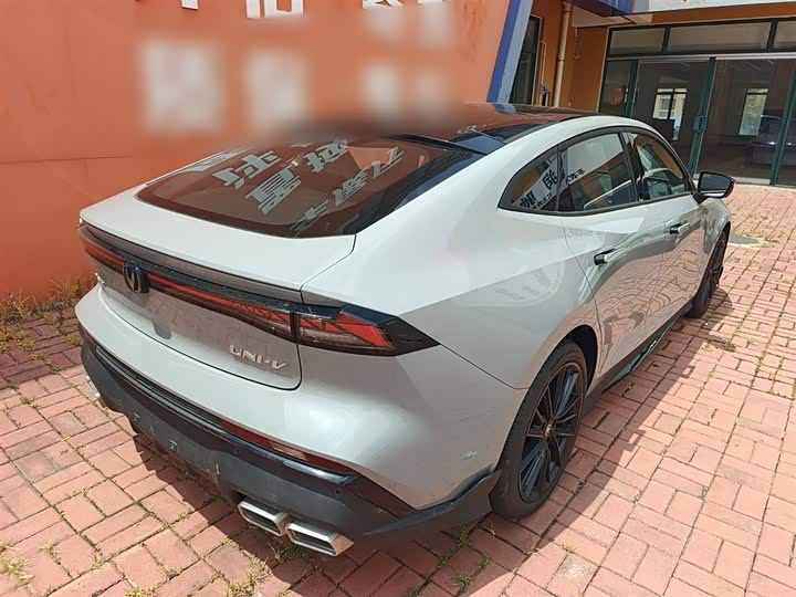 Фото 7 - Changan UNI-V