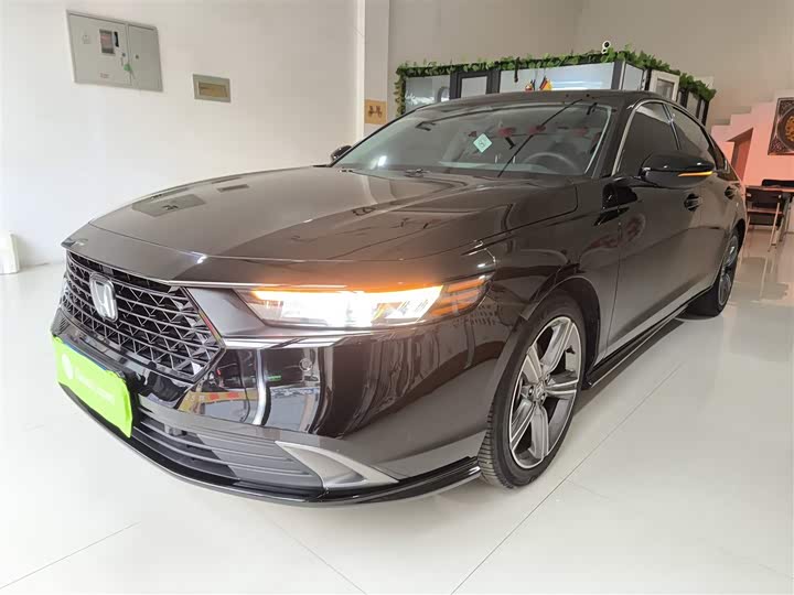 Фото 2 - Honda Accord