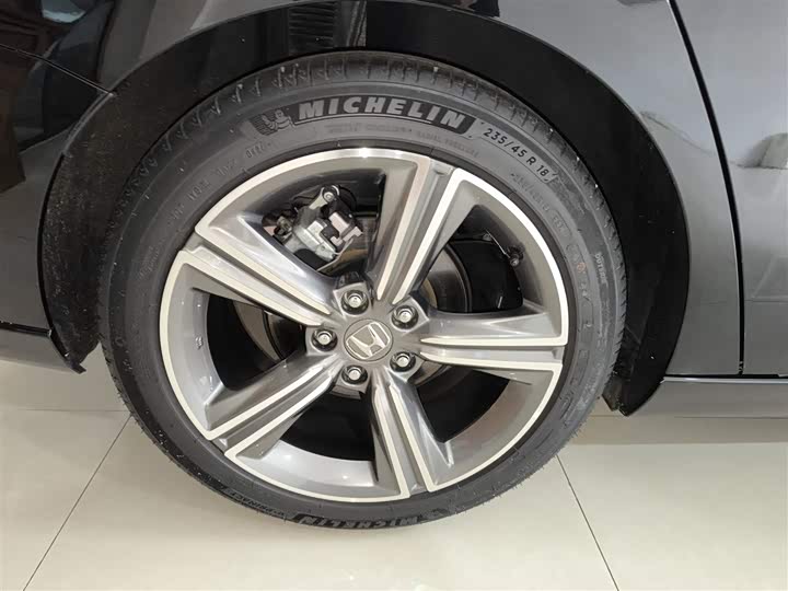 Фото 30 - Honda Accord