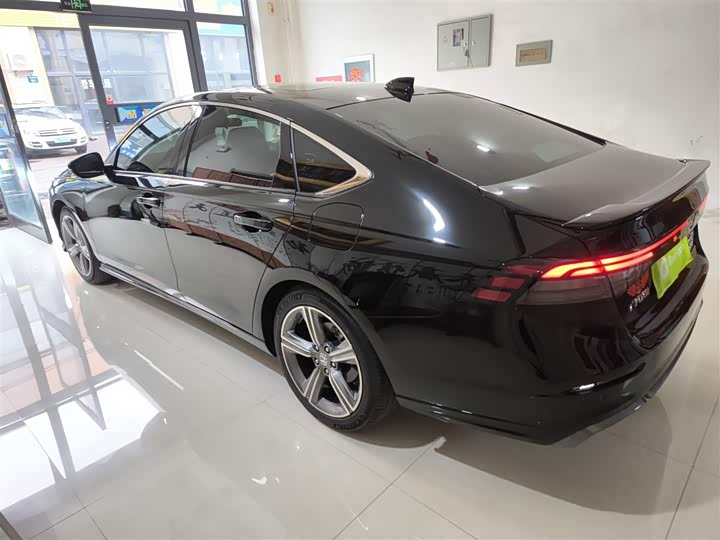 Фото 5 - Honda Accord