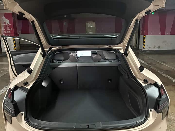 Фото 8 - XPeng Mona M03