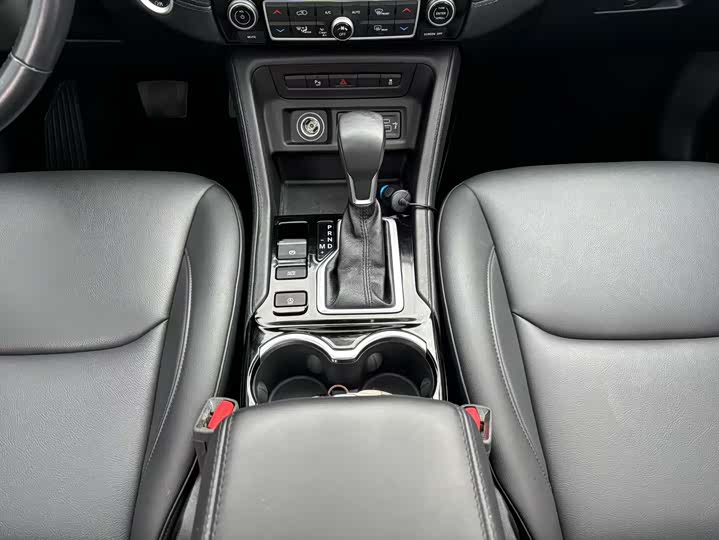 Фото 12 - Jeep Grand Commander