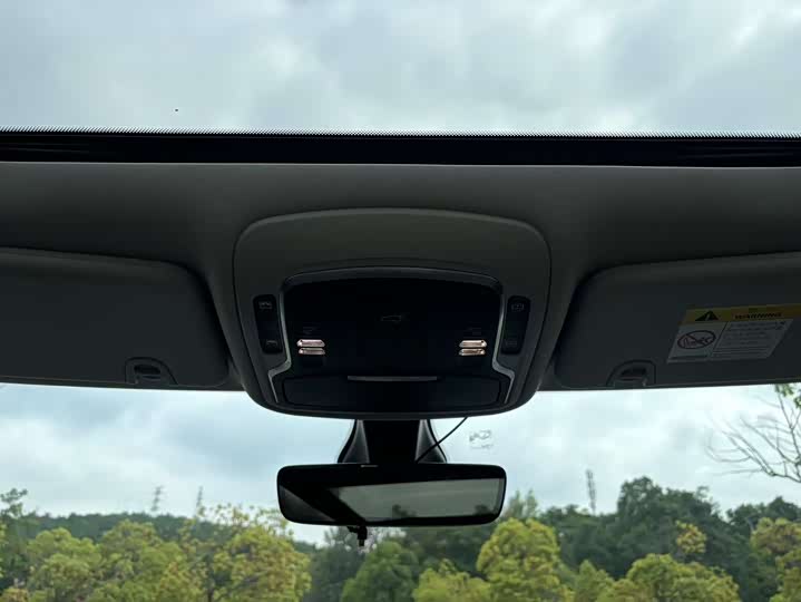 Фото 13 - Jeep Grand Commander