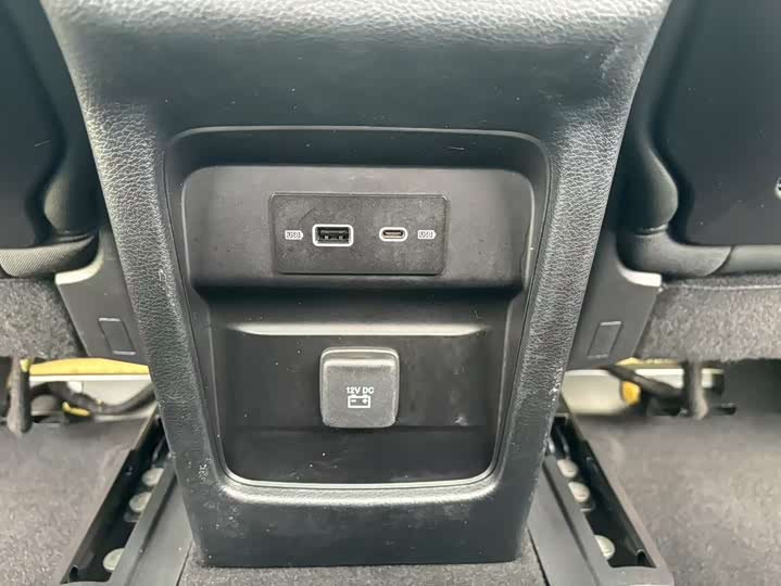 Фото 14 - Jeep Grand Commander