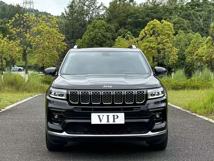Фото 2 - Jeep Grand Commander