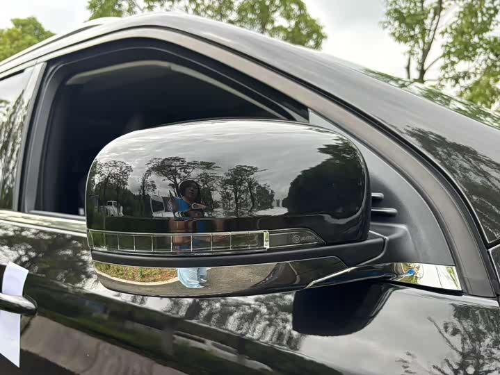 Фото 35 - Jeep Grand Commander