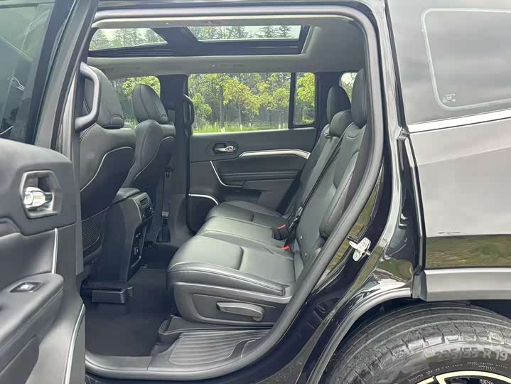 Фото 7 - Jeep Grand Commander