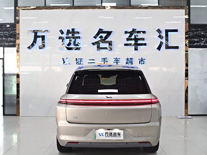 Фото 16 - LiXiang L8