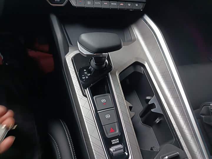 Фото 14 - Geely Preface