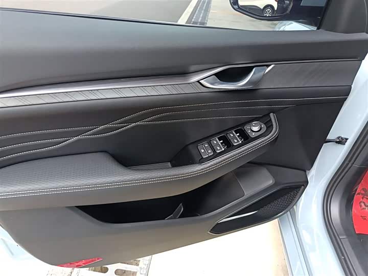 Фото 28 - Geely Preface