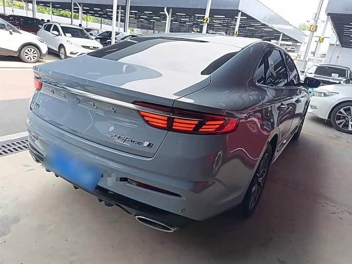 Фото 7 - Geely Preface