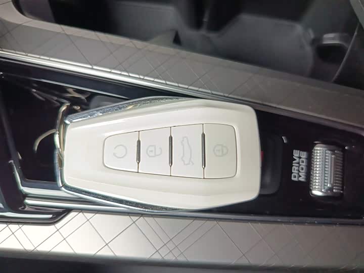 Фото 9 - Geely Preface