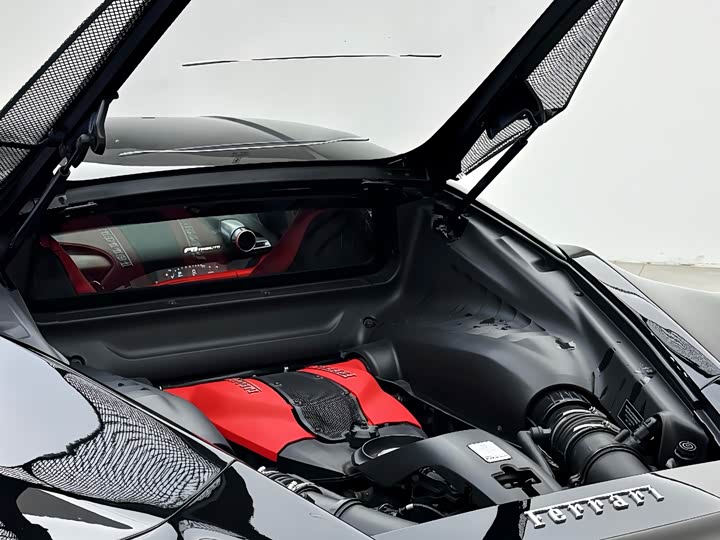 Фото 11 - Ferrari F8