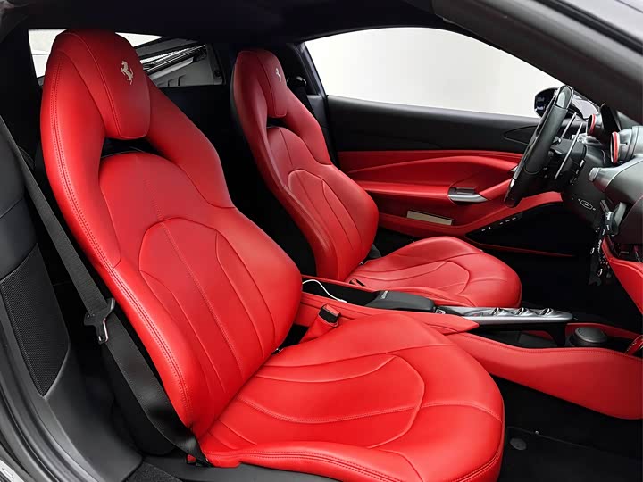 Фото 12 - Ferrari F8