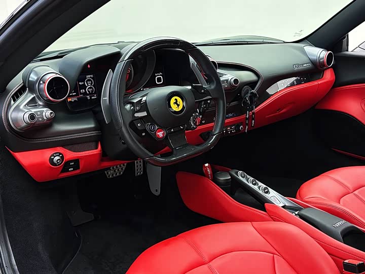 Фото 14 - Ferrari F8