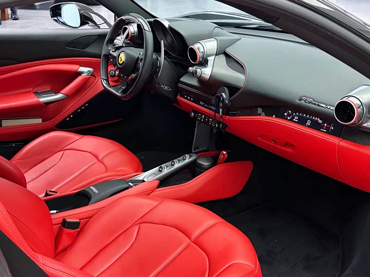 Фото 17 - Ferrari F8