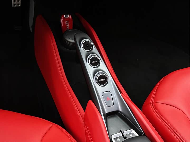 Фото 18 - Ferrari F8