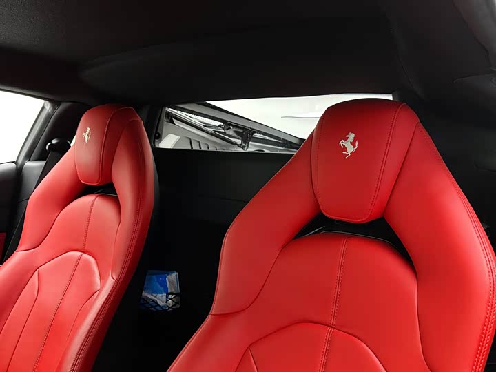 Фото 20 - Ferrari F8