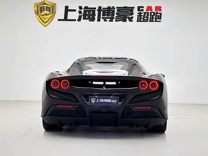 Фото 9 - Ferrari F8