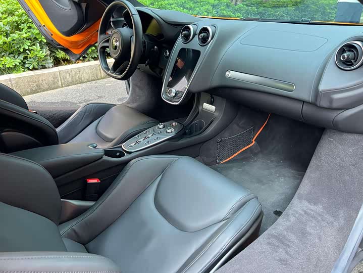 Фото 11 - McLaren GT