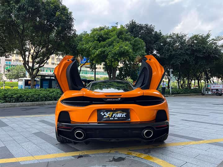 Фото 6 - McLaren GT