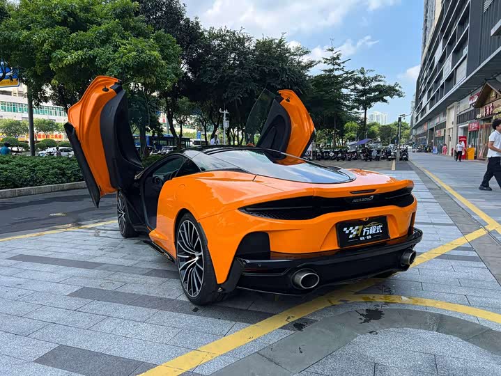 Фото 7 - McLaren GT