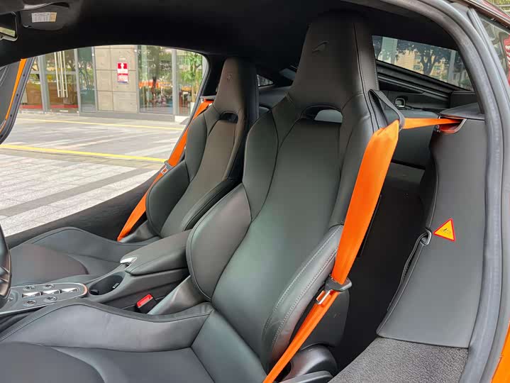 Фото 9 - McLaren GT