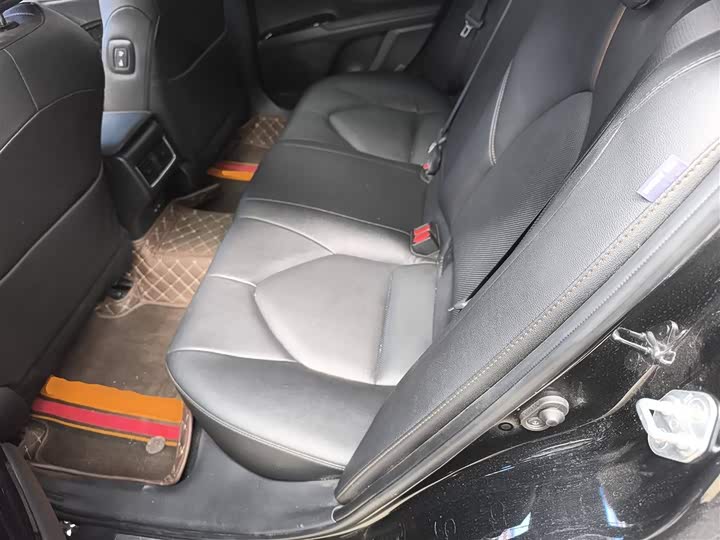 Фото 17 - Toyota Camry