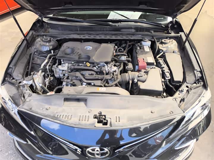 Фото 20 - Toyota Camry