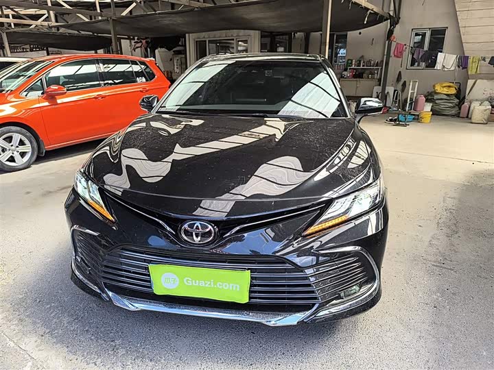 Фото 3 - Toyota Camry