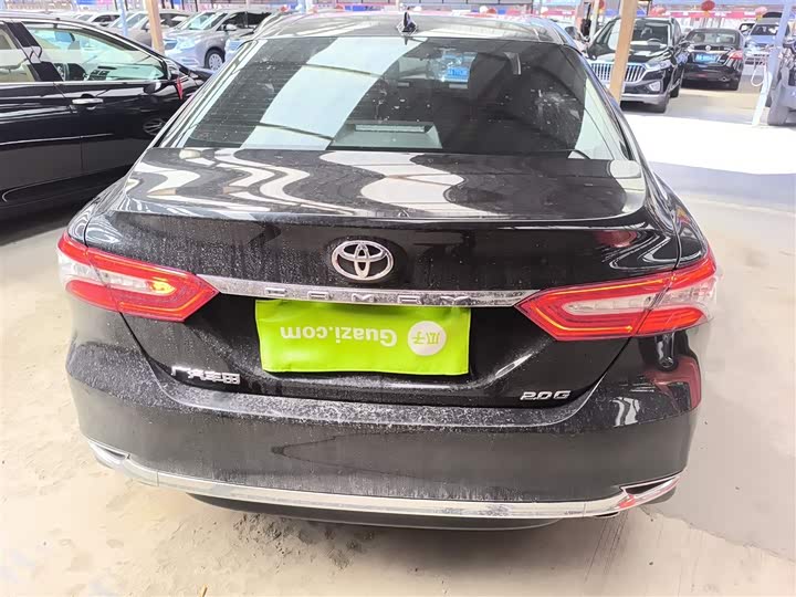 Фото 6 - Toyota Camry