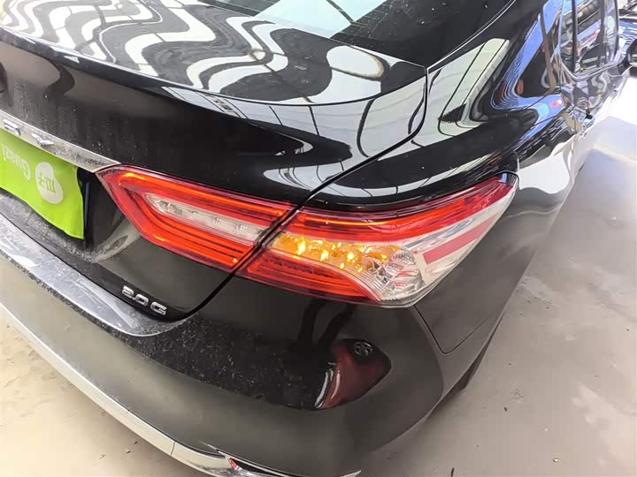 Фото 8 - Toyota Camry