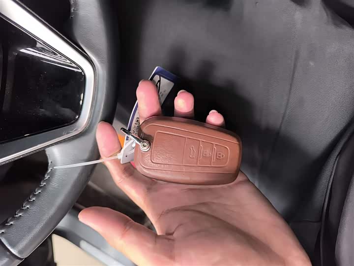 Фото 9 - Toyota Camry