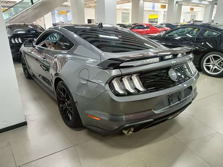 Фото 5 - Ford Mustang