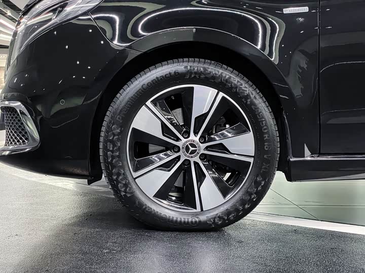 Фото 16 - Mercedes-Benz V-Class