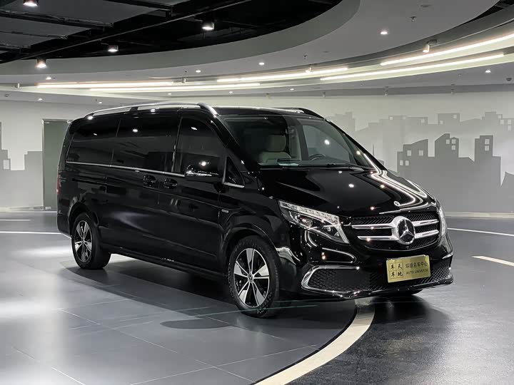 Фото 3 - Mercedes-Benz V-Class
