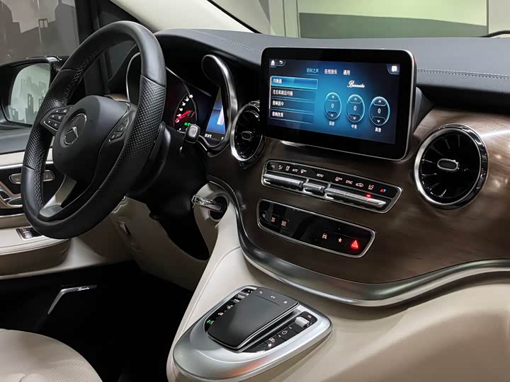 Фото 7 - Mercedes-Benz V-Class