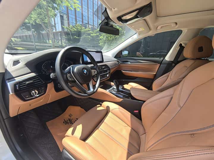 Фото 11 - BMW 6 Series GT