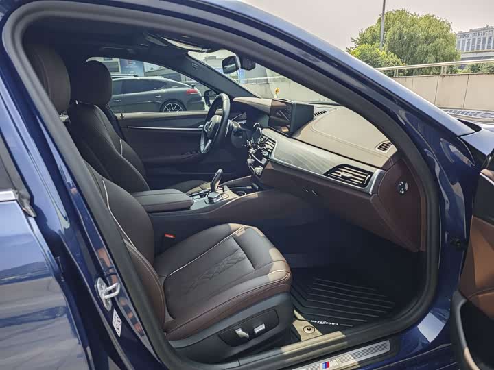 Фото 8 - BMW 5 Series