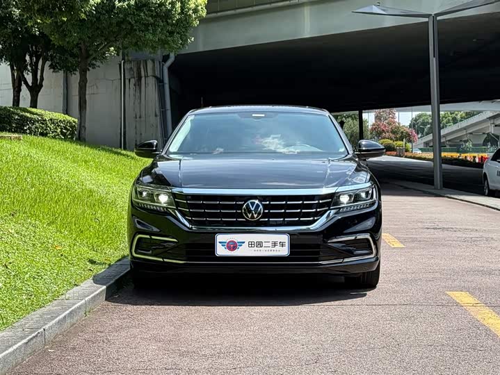 Фото 2 - Volkswagen Passat