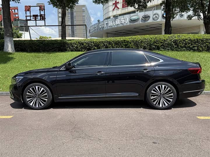 Фото 3 - Volkswagen Passat