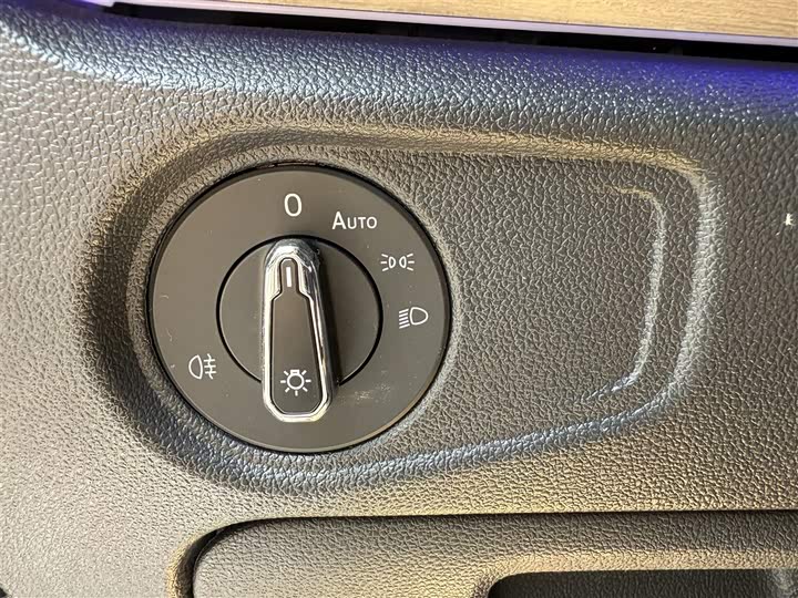 Фото 9 - Volkswagen Passat