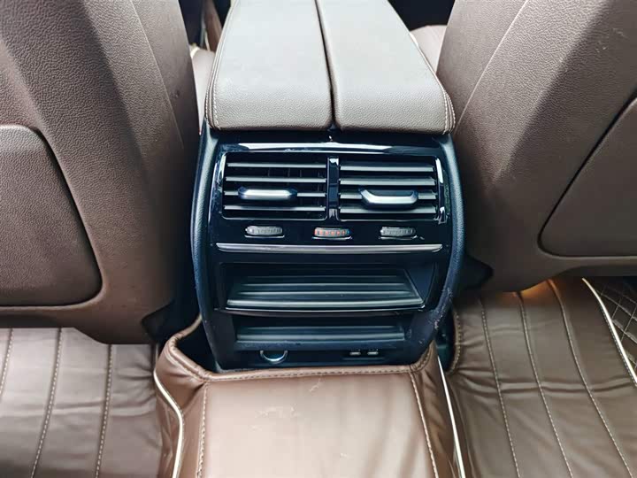 Фото 18 - BMW 5 Series Hybrid