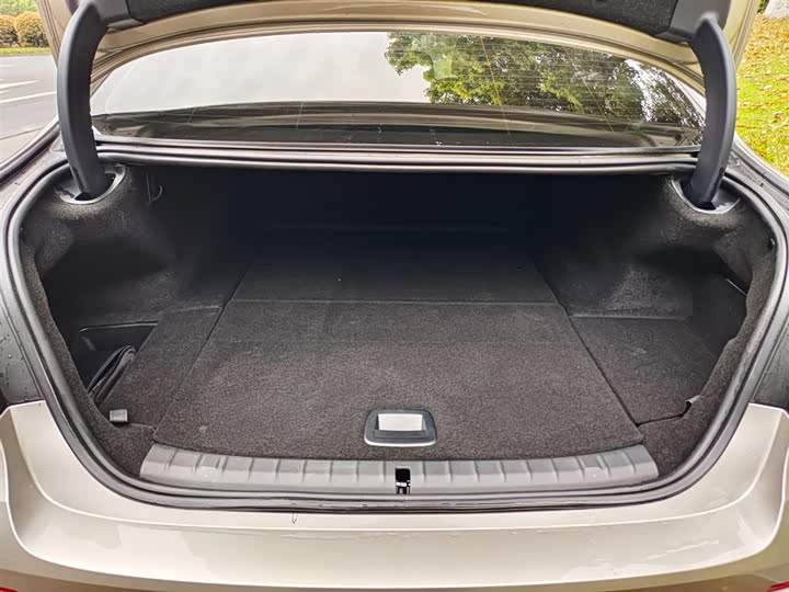 Фото 22 - BMW 5 Series Hybrid