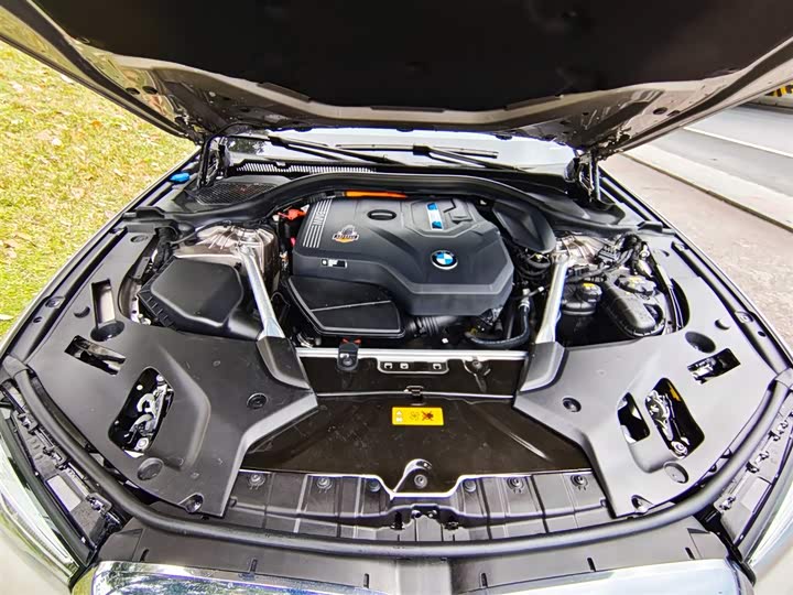 Фото 23 - BMW 5 Series Hybrid